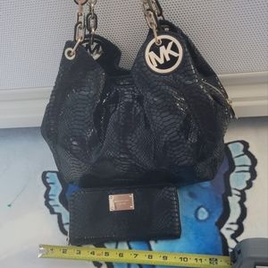 Micheal kors purse